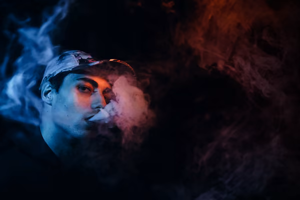 Dark vaping image - check usage rights